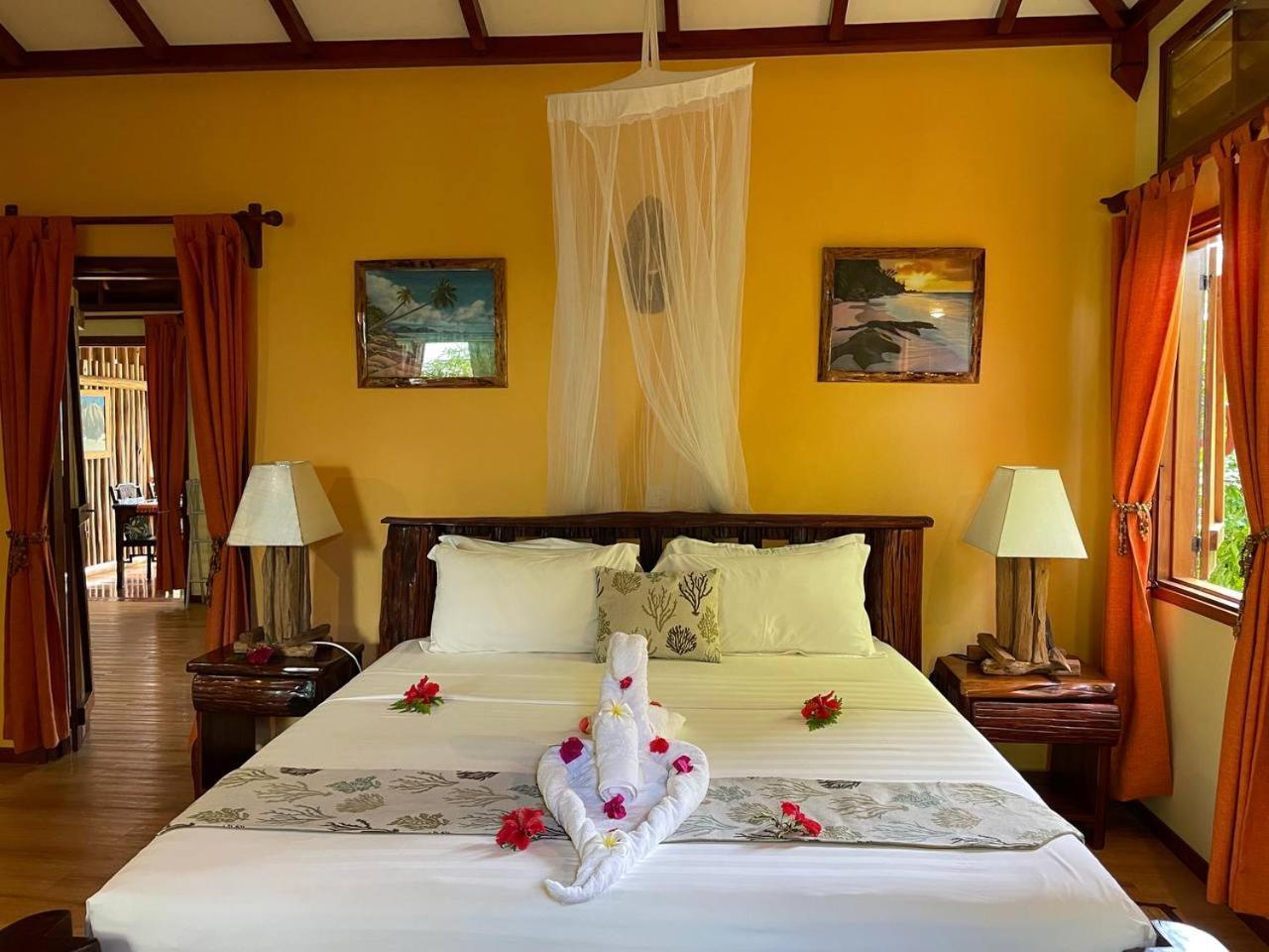 La Digue Holiday Villa